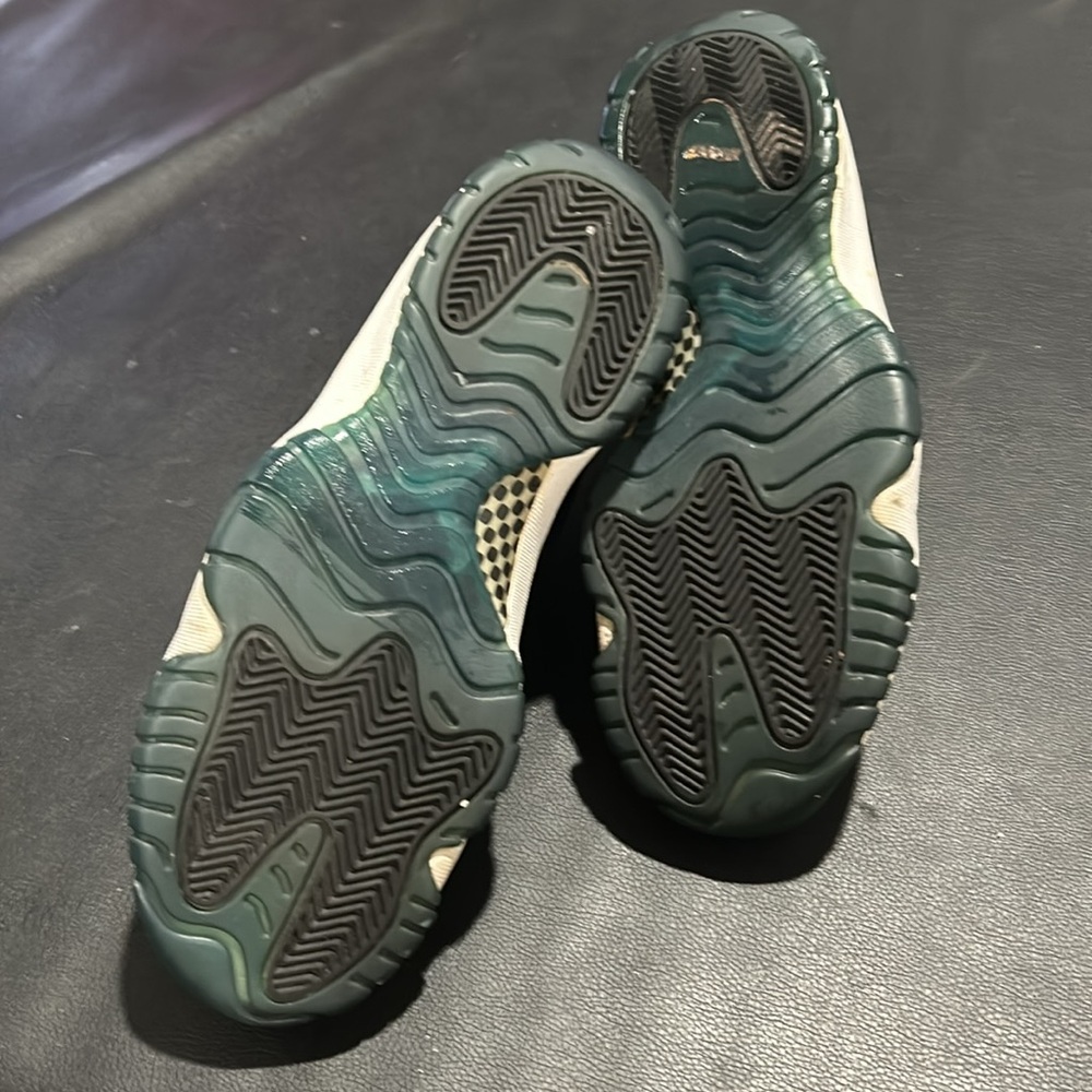 Jordan’s - Picture 3 of 7